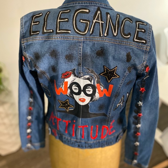 Elegance is attitude Jacket - Picture 4 of 4